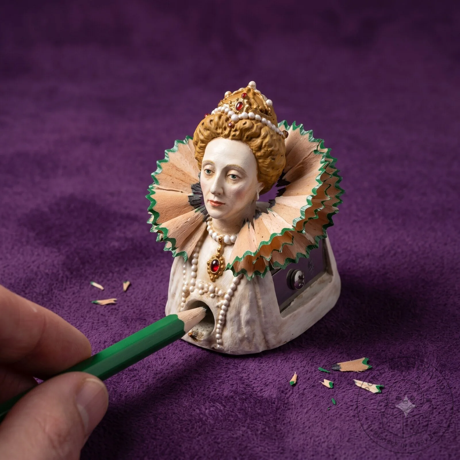 Queen Elizabeth I Bust Pencil Sharpener 5 Queen Elizabeth I Bust Pencil Sharpener