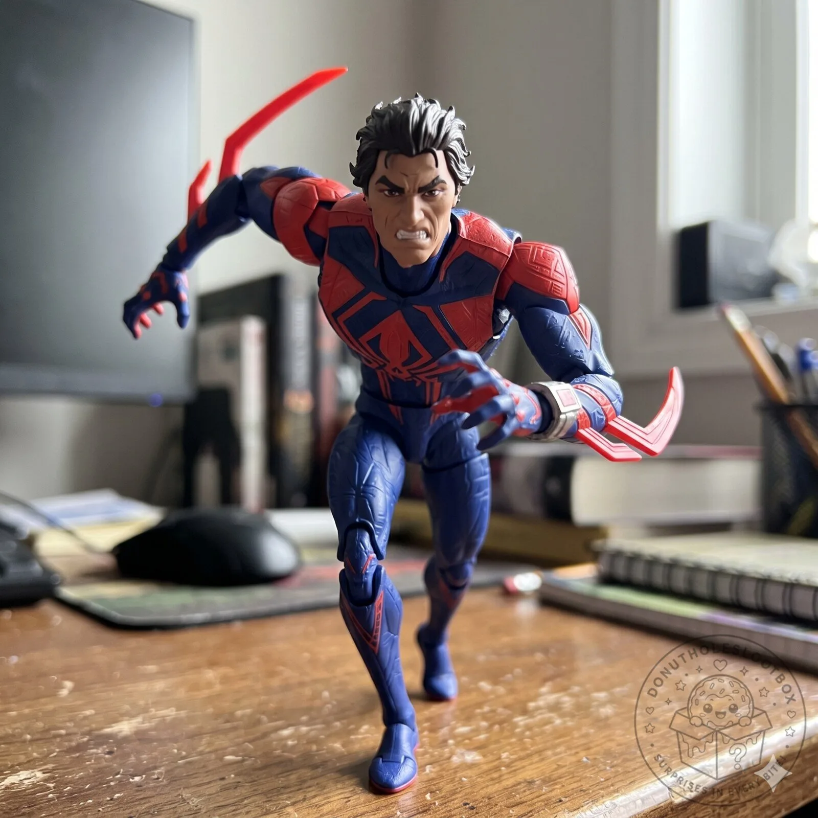 Spider-Man Into the Spider-Verse – Spider-Man 2099 figure 5 Spider-Man Into the Spider-Verse – Spider-Man 2099 figure